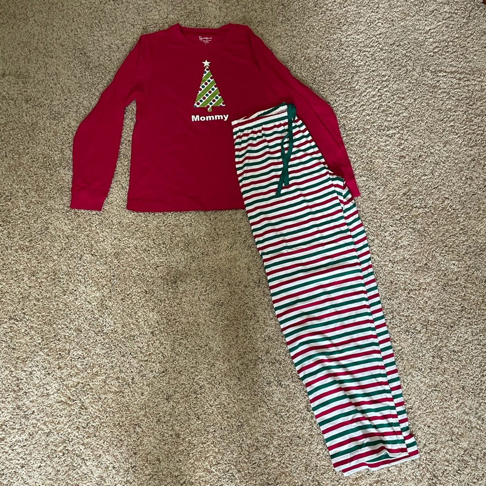 NEW Mommy Christmas Pajamas